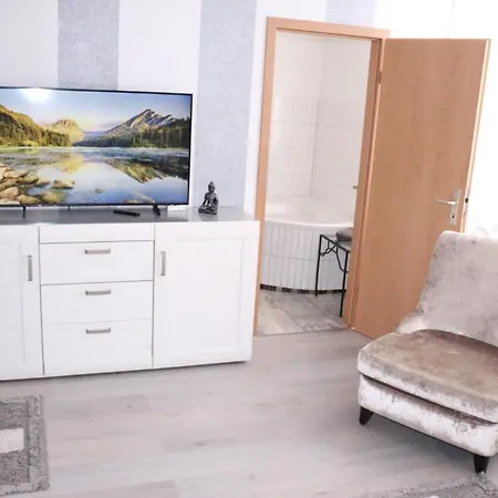 Blue Max Parkzimmer Homestay *