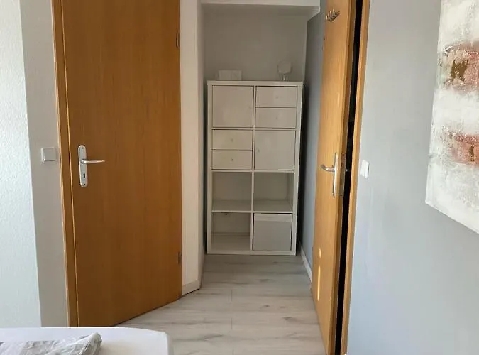 Blue Max Проживание в семье Гросенхайн