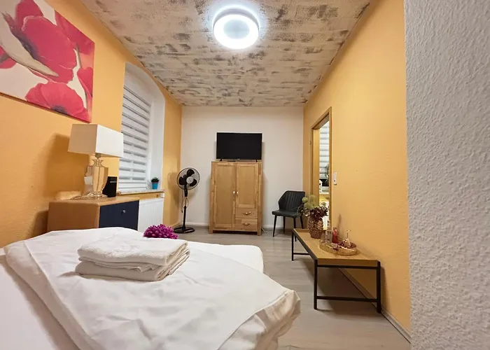 Blue Max Проживание в семье